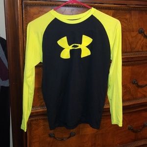Under Armour big boys long sleeved shirt SZ M